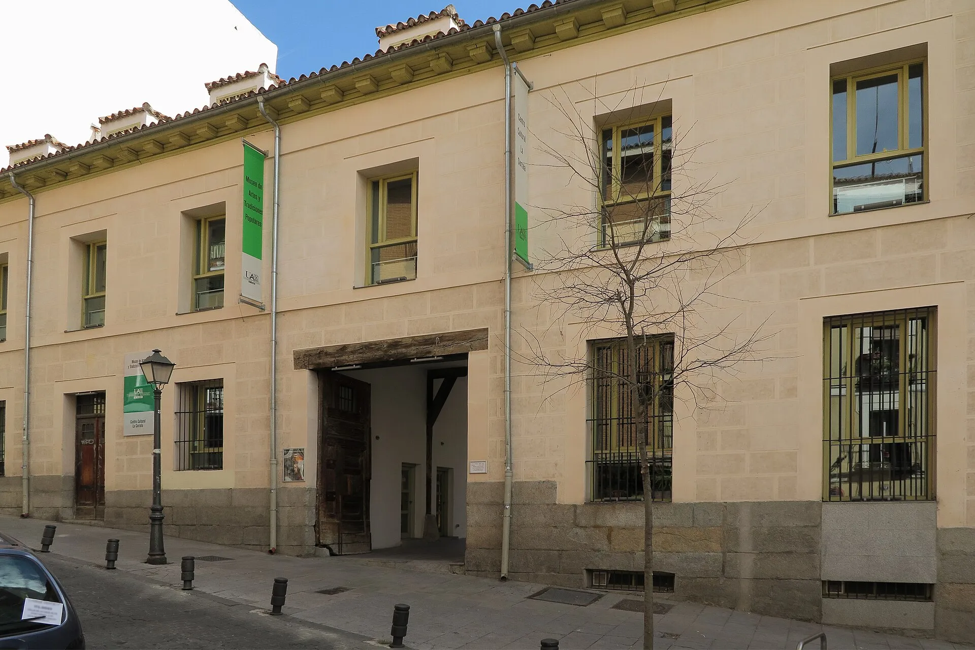 Fachada de La Corrala, sede del museo de artes y tradiciones populares